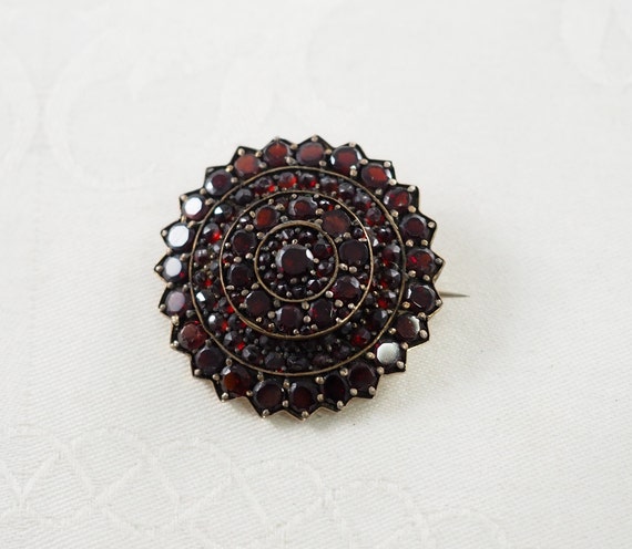 アンティーク ビクトリア朝ボヘミアン ガーネット ブローチ: Tombak