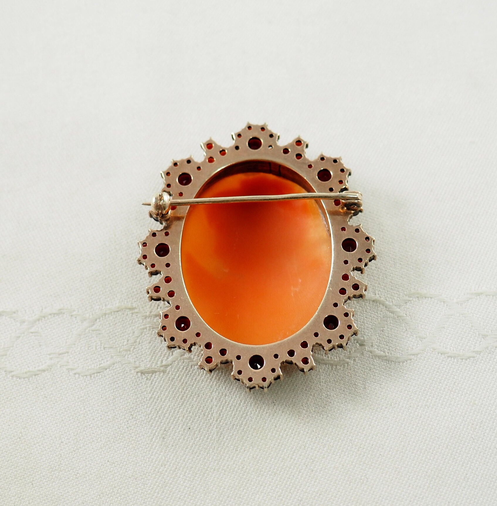 Broche Art Déco En Vermeil Avec Grenats - Bijou Vintage Et élégant