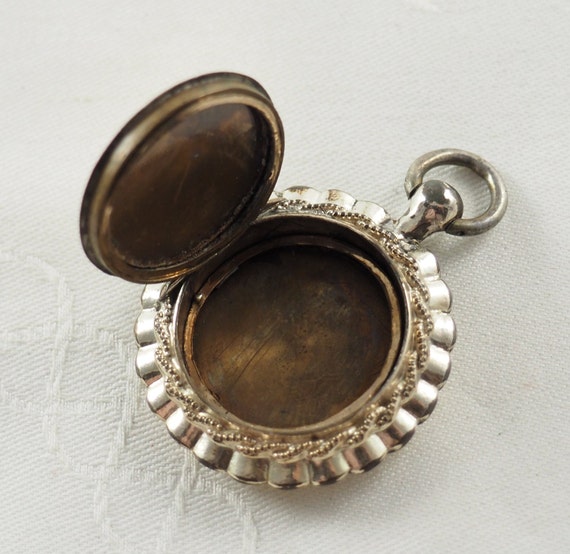 Locket Back Antique Victorian Circular Locket Back Pendant in Poc… - Gem