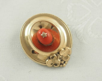 Broche victoriano antiguo de coral, chapado en oro, con forma de trébol de la suerte, Alemania, década de 1870