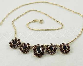 Collier Vintage Années 60 En Métal Doré Avec Pierres Verre Rouge Grenat - Bijou Rétro Occasion