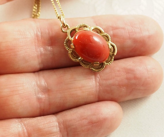 Vintage Art Deco Coral and 8K Gold Oval Pendant a… - image 8