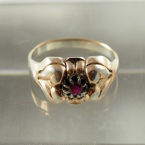 Antique French Napoleon III Period 18K Gold Bicolor Ring set with Ruby, Ring Size 8.0, UK P 1/2, Mark with an Eagle Head, France Circa 1850