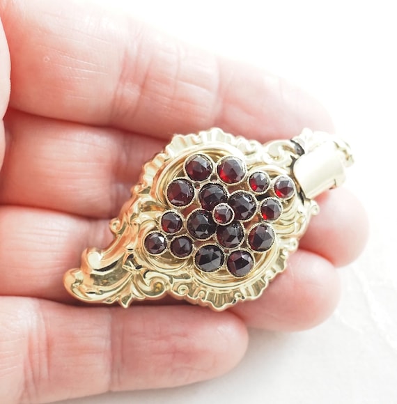 欧州アンティーク フランスより ボヘミアン ガーネットブローチ