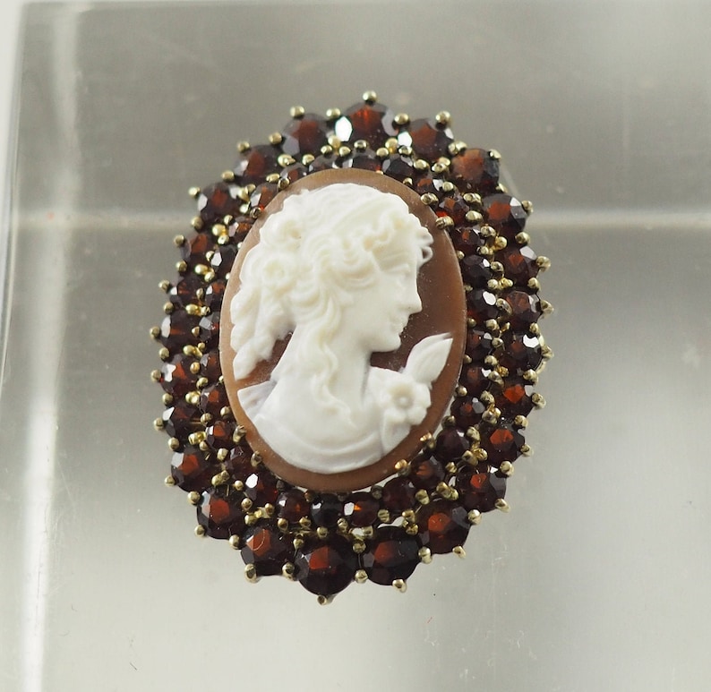 Bohemia or Austria 1910 Fine Shell Cameo 50 Garnet Vintage Bohemian Garnet and Italian Shell Cameo Pendant Brooch in Norm Gold
