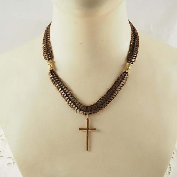 Collier de cheveux victorien ancien avec croix et panneaux en or rempli, fermoir baril, collier de cheveux humains en deuil, Allemagne 1860-1870