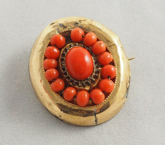 Antique Victorian Oval 14K Gold and Coral Brooch,… - image 3