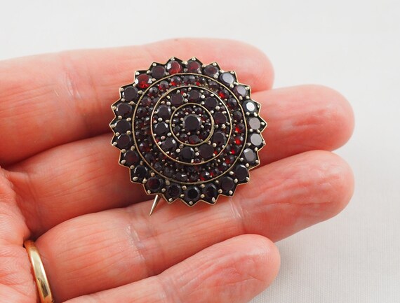 アンティーク ビクトリア朝ボヘミアン ガーネット ブローチ: Tombak