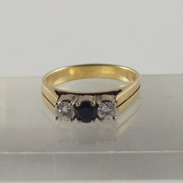 Bague trois pierres vintage en or 14 carats et diamants, diamants de 0,20 et 0,30 ct, taille de bague États-Unis d'Amérique 7,2, Royaume-Uni O, Allemagne 55, Allemagne des années 1970