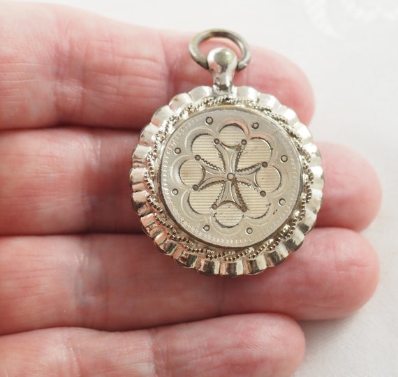 Locket Back Antique Victorian Circular Locket Back Pendant in Poc… - Gem