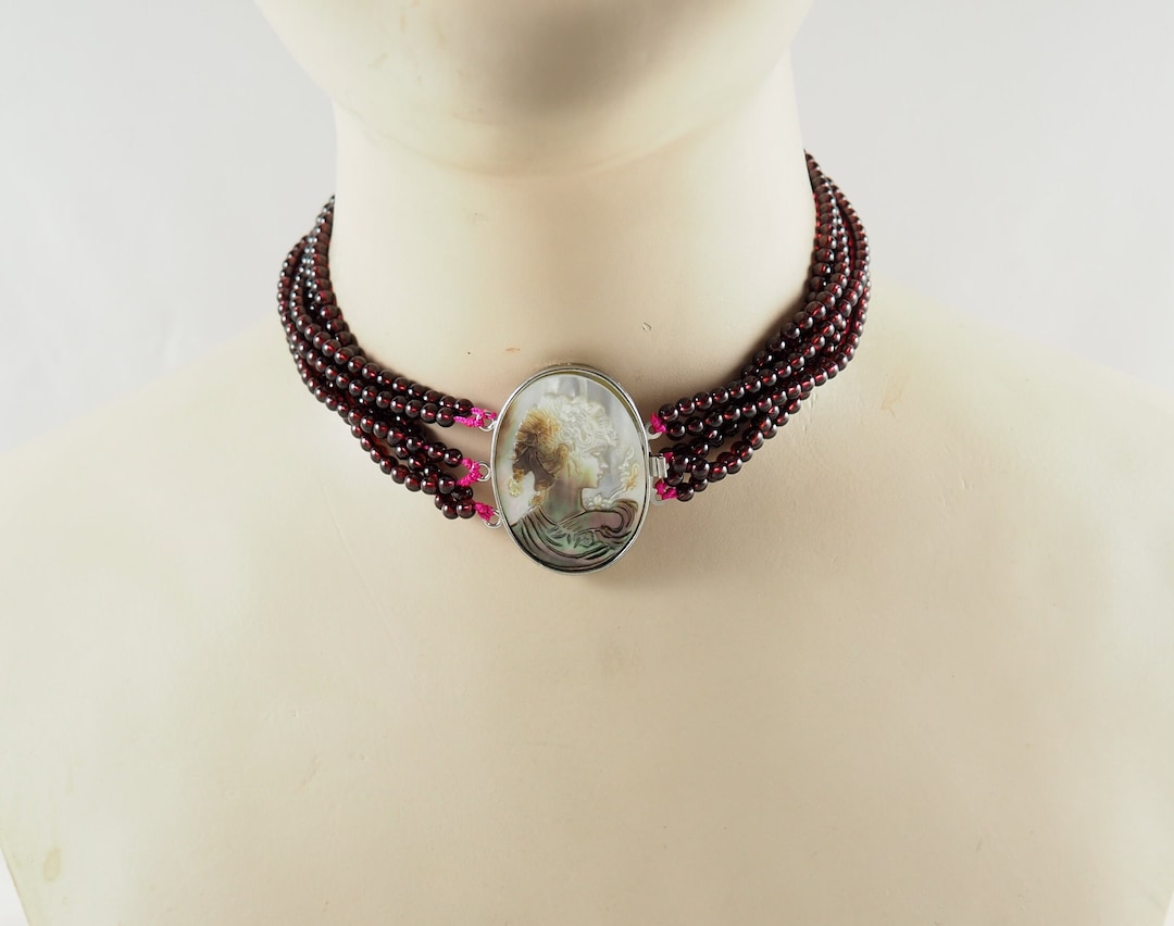 COLLIER DE 4 RANGS DE PERLES DE CULTURE AVEC ELEMENTS OR ET