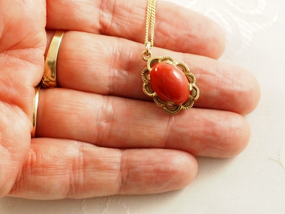 Vintage Art Deco Coral and 8K Gold Oval Pendant a… - image 3