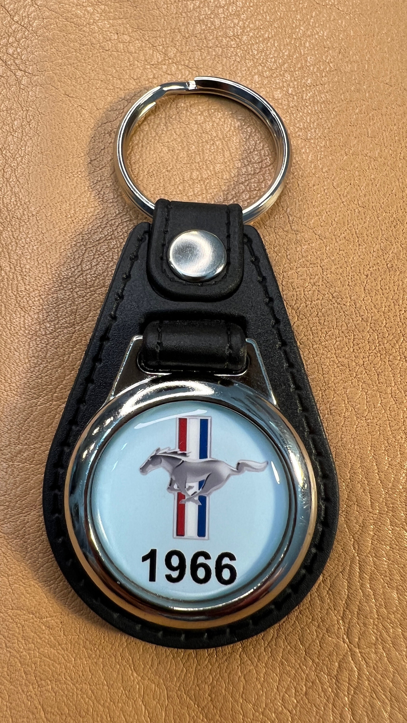 キーホルダー・キーリング LMORPHOSE Keyring Vintage Racing Car Sky BlueSky Blue Amazon.com: BRISA VW Collection - Volkswagen Enamel Metal