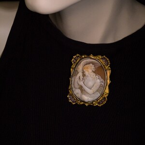 Antique 19th Century Shell Cameo Gold Brooch image 2