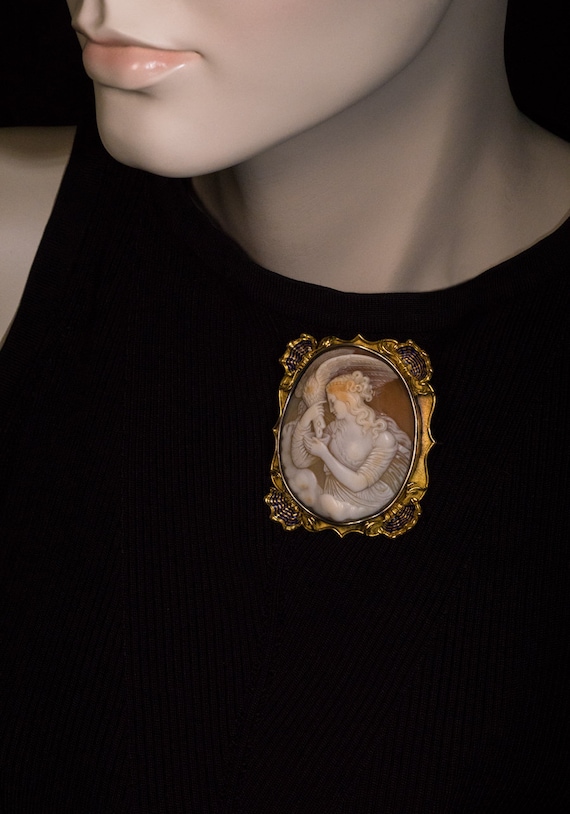 Antique 19th Century Shell Cameo Gold Brooch - image 2