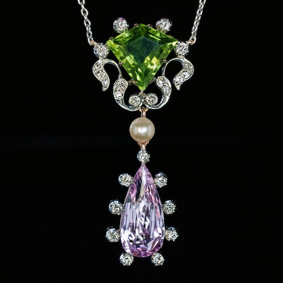 Antique peridot hotsell jewelry