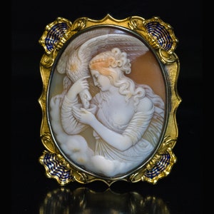 Antique 19th Century Shell Cameo Gold Brooch image 1