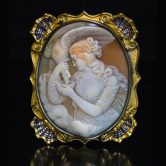 Antique 19th Century Shell Cameo Gold Brooch - image 1