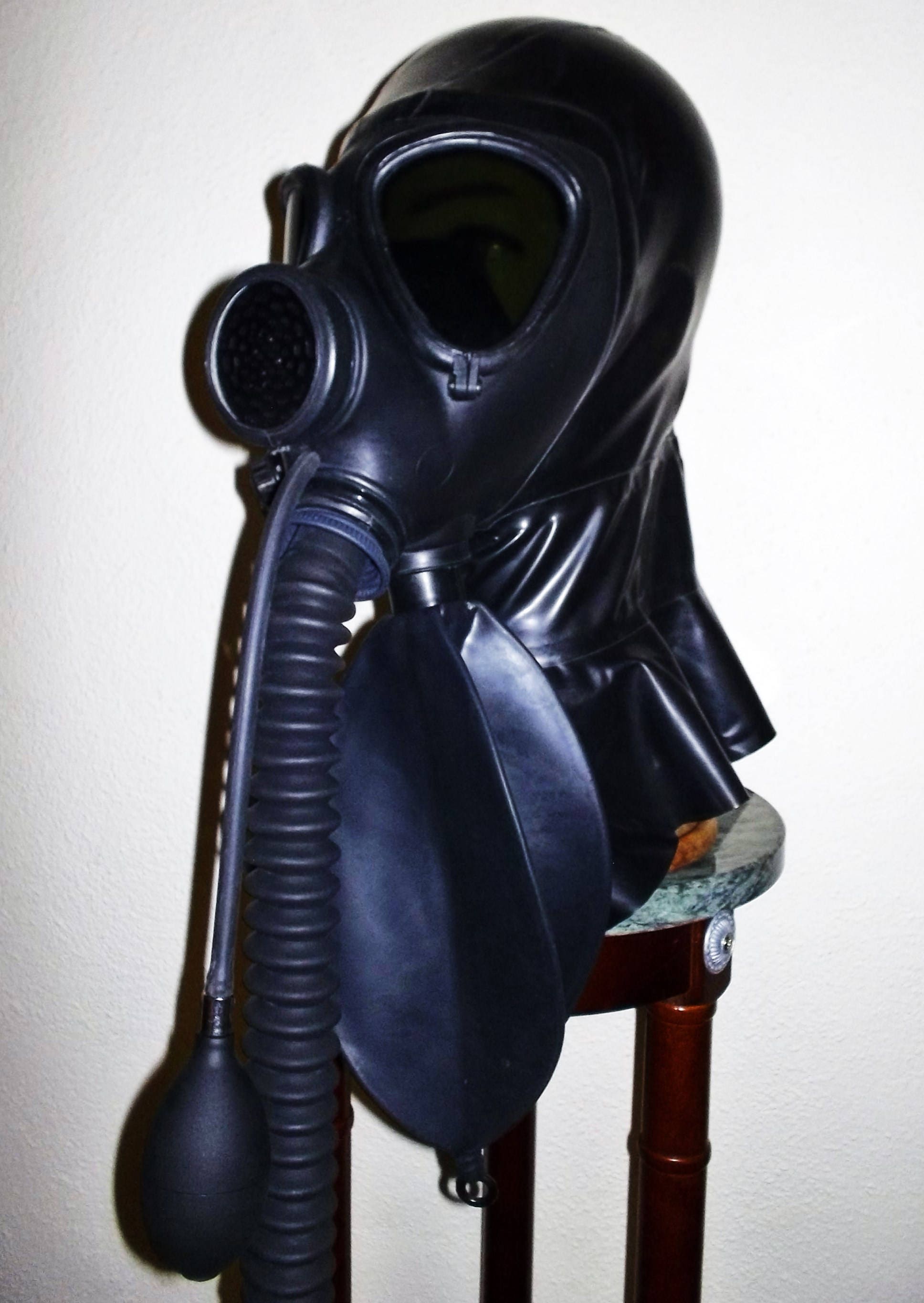 Flock til bundet Amfibiekøretøjer Fetish Heavy Rubber LATEX Gas Mask HOOD W Dark Tinted Lens - Etsy Norway