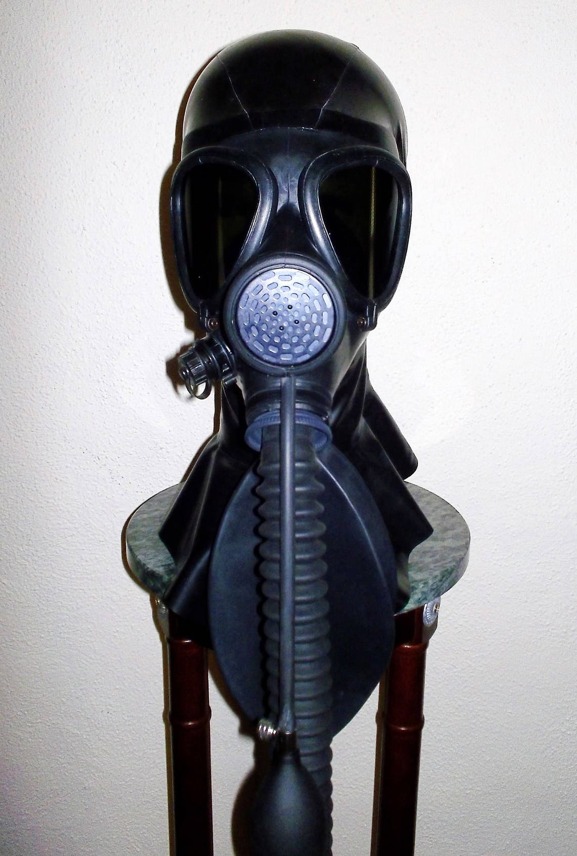 Fetish Heavy Rubber LATEX Gas Mask HOOD W Dark Tinted Lens, Inflatable