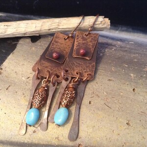 Orecchini in rame con pietra turchese Howlite!