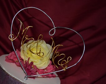 Wire Cake Topper"Mr&Mrs" inside Heart,Wedding cake topper,Bridal party decor,Bridal gift