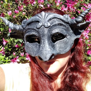 süßer Wasserspeier, Gargoyle maske, Maskerade maske, silber und grau, schoß, entzückende maske, niedlich, kostüm gargoyle maske, kostüm maske