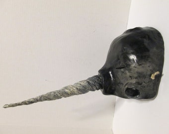 Maschera da narvalo fatta a mano: maschera in resina per travestimenti