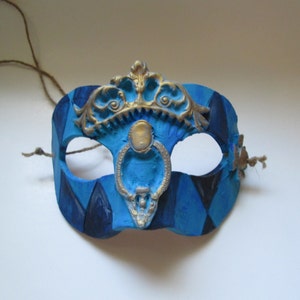 Classic design mask, Marie Antoinette style, hand made, hand painted, mardi gras mask, made to order, labyrinth mask