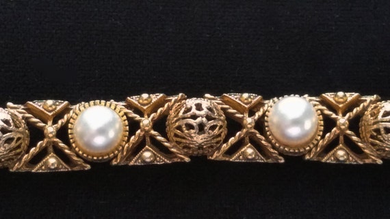 Exquisite Pearl Ornate Florenza Bracelet - image 2