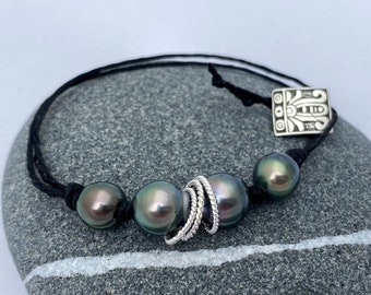 Paloma Button Bracelet (B)