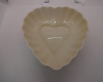 Belleek Heart Dish Pottery Ireland 7th Mark Yellow Vintage. Eggshell porcelain. #9999-L