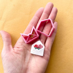 Cortador de arcilla / cortador con forma de sobre abierto, juego de 2 para arcilla polimérica / cortador de arcilla con letras / herramientas y suministros para arcilla / cortador de arcilla afilado con forma de sobre
