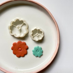 Polymer clay shape cutter | flower botanical studs earring cutter | floral small clay earring mould |embossing earring stamp |STUDS MARIGOLD