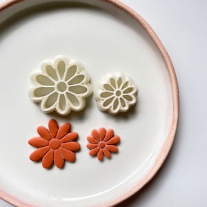 Polymer clay shape cutter | flower daisy studs earring cutter | 3D printed small earring mould  | embossing earring stamp | STUDS DAISY