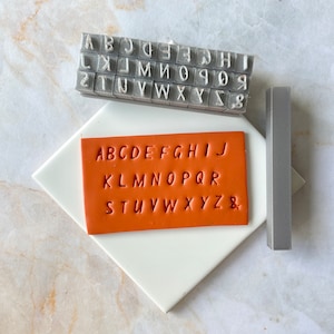 Sellos de arcilla con letras del alfabeto / sellos de letras de arcilla polimérica / sellos para estampar en relieve / pendientes de arcilla / sellos para jabón / herramientas de arcilla / suministros de joyería