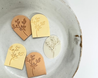 Stämplar i polymerlera | prägling av botaniska stämplar med lövgrenar | tvålprägling med löv | keramiktextur | blombukett | BOKGREN