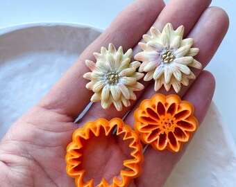 Flower shape cutter set for polymer clay and ceramics earrings and jewelry: set of 2 layered cutters to create 3D clay flowers