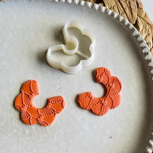 Polymer clay shape cutter | hoop huggie C-shape semi hoop semi circle cutter | cookie ceramic earring shape mold mould | SCALLOPED C-HOOP