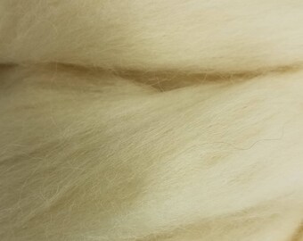 1 pound White Corriedale combed top, roving, spinning fiber, felting fiber, fiber, fibre