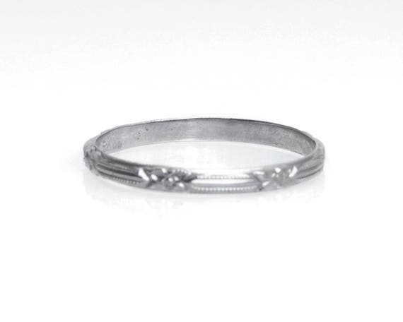 Circa 1940's Art Deco 18K White Gold Wedding Band… - image 2