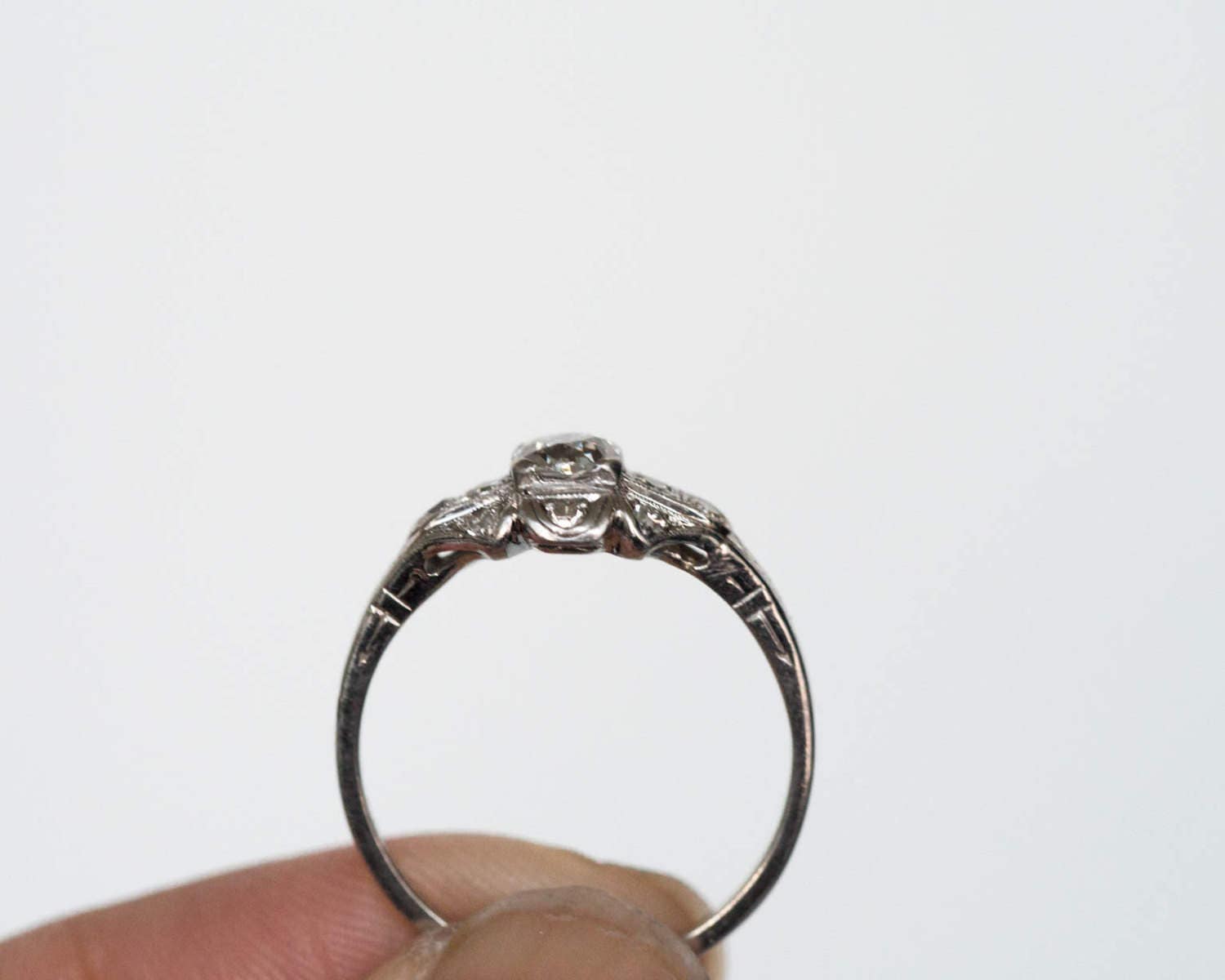 アンティーク　フランス　1920～30 　ディゴワン・パトリシア Circa 1920s Art Deco Platinum GIA Certified .54ct Cushion
