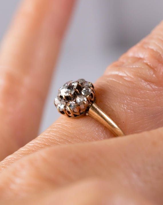 Daisy Ring in Full Bloom - Flower Engagement Ring – Leah Hollrock