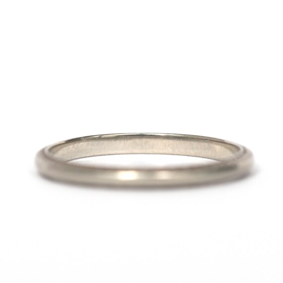 Circa 1920 Art Deco 18k White Gold Wedding Band-V… - image 3