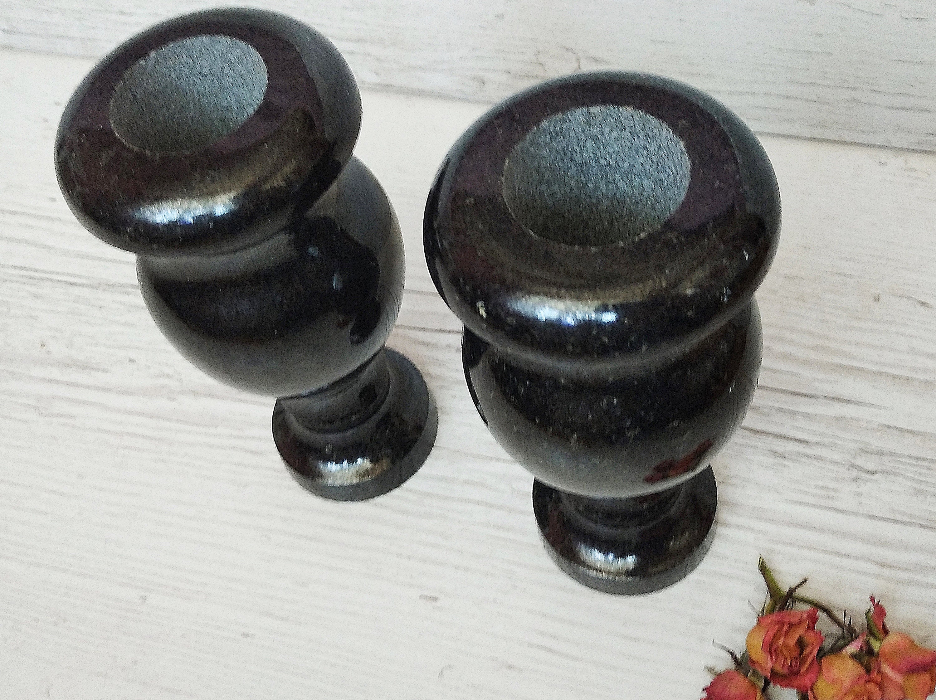 Set 2 Vasi Commemorativi Neri Per Tomba, In Metallo, Per Tributi Floreali, Dimensioni Per Cimitero - 2