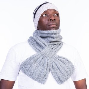 Unisex Keyhole Scarf Knitting Pattern - Men&#39;s Scarf Knitting Pattern