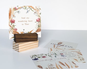 Aquareltekstkaarten met handgemaakt houten displayblok