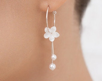 Boucles d'oreilles mariée bohème, Créoles Hana, boucles d'oreilles mariage bohème, boucles d'oreilles mariée nacre, boucles d'oreilles fleur