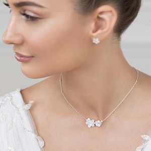 Flower bridal necklace, Gardania, boho bridal necklace, mother of the pearl bridal necklace, flower bridal jewelry, romantic bridal necklace