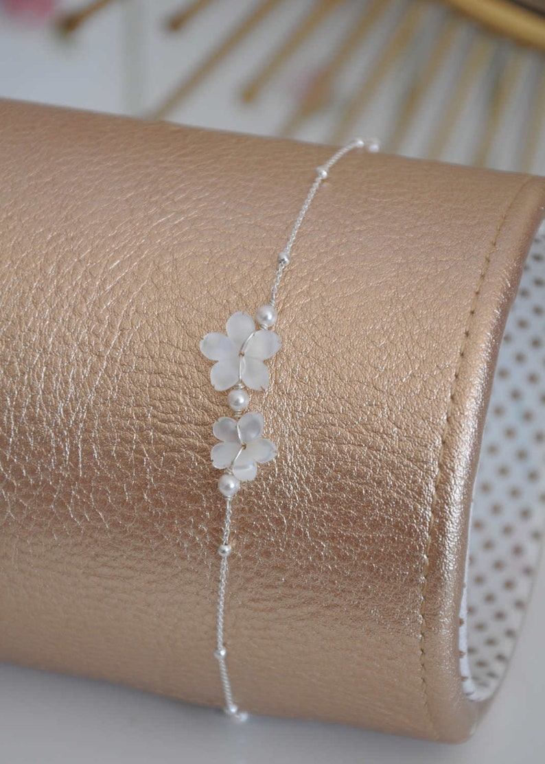 Boho bridal bracelet, Gardania, flower bridal bracelet, mother of pearl flower bridal bracelet, boho wedding bracelet, romantic bride zdjęcie 8